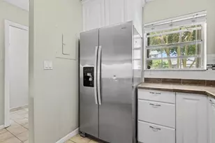 8327 Fairway Rd, Sunrise, FL 33351 - Photo 4