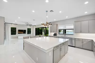 8685 Parkland Bay Drive, Parkland, FL 33076 - Photo 24