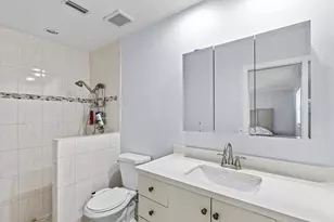 10098 Ramblewood Dr, Coral Springs, FL 33071 - Photo 16