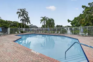 7426 Pinewalk Dr S, Margate, FL 33063 - Photo 36