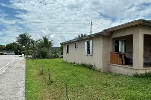 190 SW 6th Ave, South Bay, FL 33493 - Photo 2
