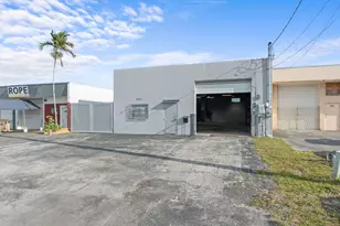 270 SW 33rd St, Fort Lauderdale, FL 33315 - Photo 1