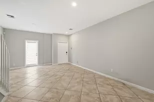 8464 Lagos De Campo Blvd, Tamarac, FL 33321 - Photo 12