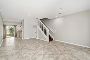 8464 Lagos De Campo Blvd, Tamarac, FL 33321 - Photo 10