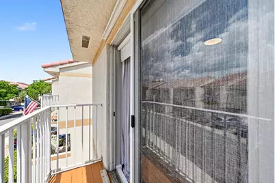 8464 Lagos De Campo Boulevard, Tamarac, FL 33321 - Photo 38