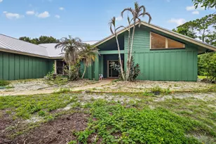2111 SW Racquet Club Dr, Palm City, FL 34990 - Photo 2
