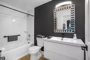 8900 Warwick Dr, Boca Raton, FL 33433 - Photo 14