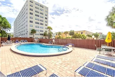 2555 NE 11th Street #104, Fort Lauderdale, FL 33304 - Photo 24