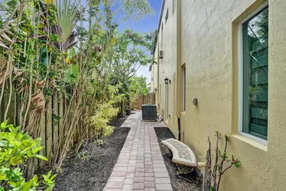 804 NE 7th Street, Fort Lauderdale, FL 33304 - Photo 10