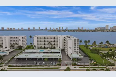 301 Lake Shore Drive #809, Lake Park, FL 33403 - Photo 4