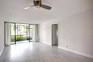 11 Royal Palm Way, Boca Raton, FL 33432 - Photo 2