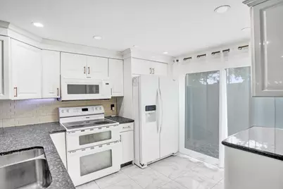 147 SW 3rd Street, Pompano Beach, FL 33060 - Photo 6
