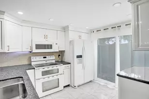 147 SW 3rd St, Pompano Beach, FL 33060 - Photo 6