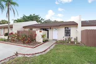 23 Chelsea Ln, Boynton Beach, FL 33426 - Photo 2