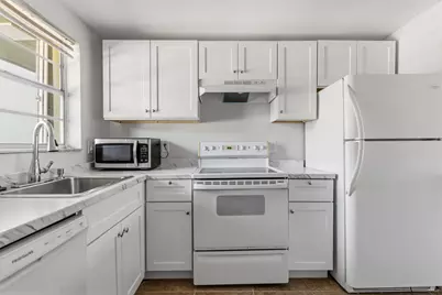 1638 Embassy Drive #208, West Palm Beach, FL 33401 - Photo 2