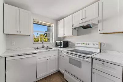 1638 Embassy Drive #208, West Palm Beach, FL 33401 - Photo 14