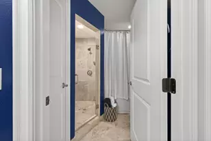 16102 Emerald Estates Dr, Weston, FL 33331 - Photo 20