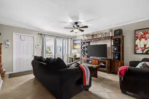 104 Shoreview Dr, Greenacres, FL 33463 - Photo 4