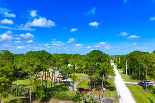 14703 N 71st Pl Pl N, The Acreage, FL 33470 - Photo 4