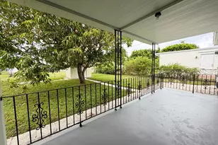 831 El Prado, West Palm Beach, FL 33405 - Photo 2