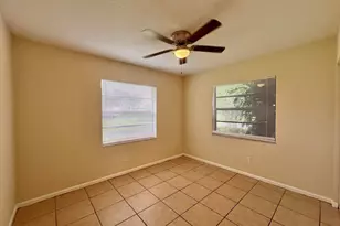 423 Glenwood Dr, West Palm Beach, FL 33415 - Photo 14