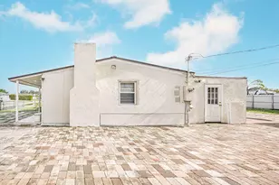 2333 Wabasso Dr, West Palm Beach, FL 33409 - Photo 2