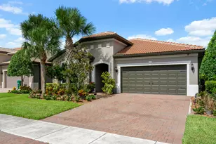 560 SE Monet Dr, Port Saint Lucie, FL 34984 - Photo 2