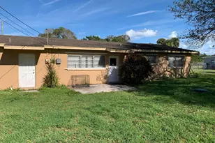 363 Hosbine St, Fort Pierce, FL 34982 - Photo 4