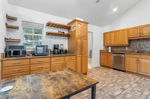 129 38th Ct, Vero Beach, FL 32968 - Photo 6