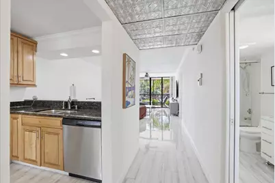 16 Royal Palm Way #205, Boca Raton, FL 33432 - Photo 2
