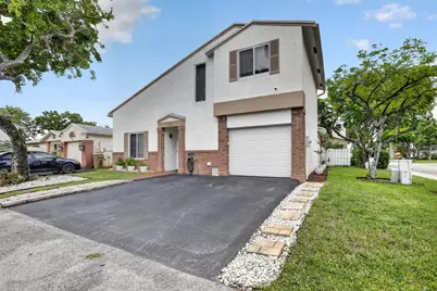 730 Cumberland Terrace, Davie, FL 33325 - Photo 2