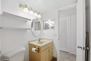 98 E Cambridge E, West Palm Beach, FL 33417 - Photo 18