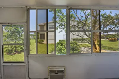 98 E Cambridge E, West Palm Beach, FL 33417 - Photo 22