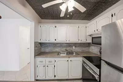 98 E Cambridge E, West Palm Beach, FL 33417 - Photo 16