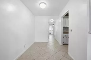 98 E Cambridge E, West Palm Beach, FL 33417 - Photo 10