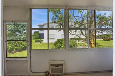 98 E Cambridge E, West Palm Beach, FL 33417 - Photo 24