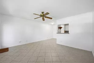 98 E Cambridge E, West Palm Beach, FL 33417 - Photo 8