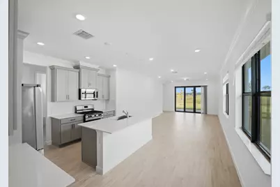 11010 NW Glynlea Boulevard N, Port Saint Lucie, FL 34987 - Photo 4