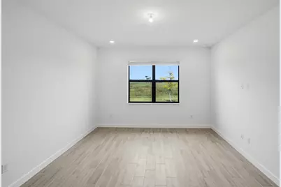 11010 NW Glynlea Boulevard N, Port Saint Lucie, FL 34987 - Photo 10