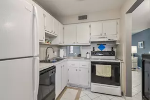 4260 Deste Ct, Lake Worth, FL 33467 - Photo 10