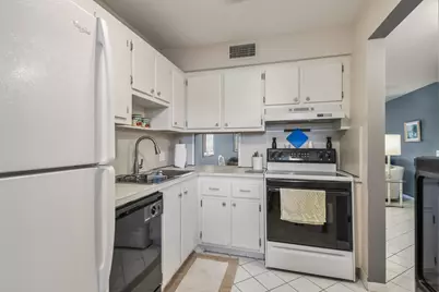 4260 Deste Court #205, Lake Worth, FL 33467 - Photo 10