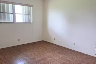 2703 Dudley Dr W, West Palm Beach, FL 33415 - Photo 8
