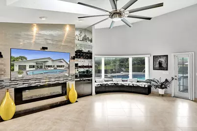 7350 NW 83rd Avenue, Tamarac, FL 33321 - Photo 8