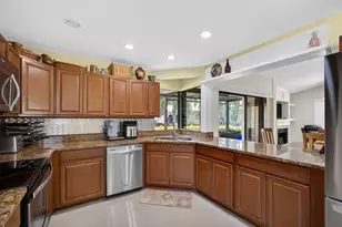 6057 Brandon St, Palm Beach Gardens, FL 33418 - Photo 14