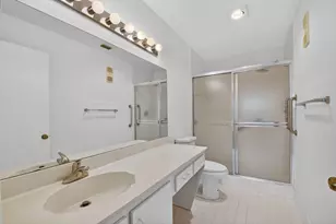 10231 N Circle Lake Dr, Boynton Beach, FL 33437 - Photo 28
