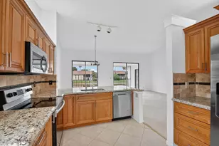 10231 N Circle Lake Dr, Boynton Beach, FL 33437 - Photo 1