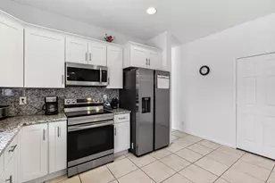 6305 Blue Bay Cir, Lake Worth, FL 33467 - Photo 18