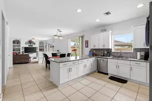6305 Blue Bay Cir, Lake Worth, FL 33467 - Photo 14