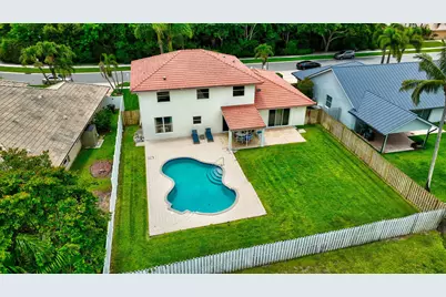 6305 Blue Bay Circle, Lake Worth, FL 33467 - Photo 2