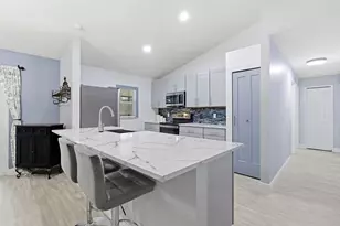 105 SW Glenwood Dr, Port Saint Lucie, FL 34984 - Photo 2
